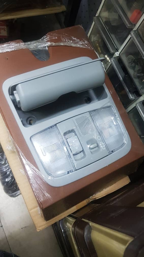 کنسول سقفی کوتاه پاترول چراغ دار جا عینکی دار چرم کیفیت درجه یک